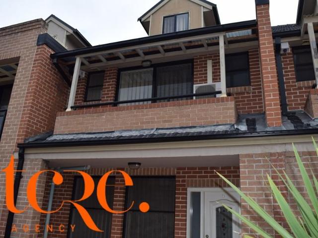 Townhouse for rent in Sydney, New South Wales