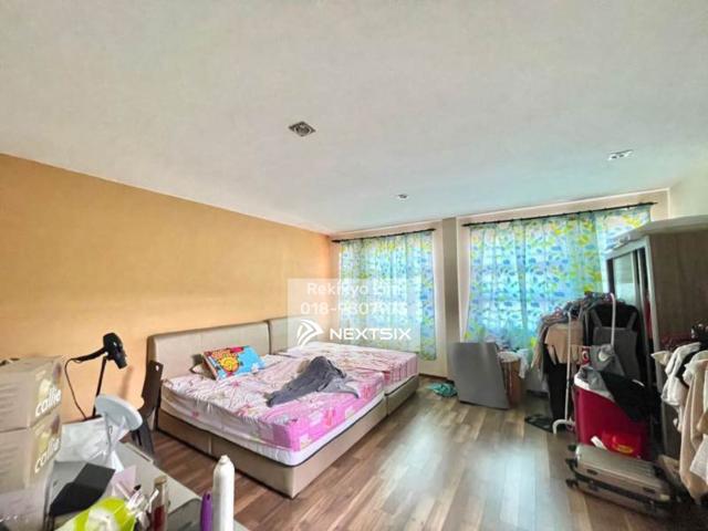 Residential House for sale in Long Miri