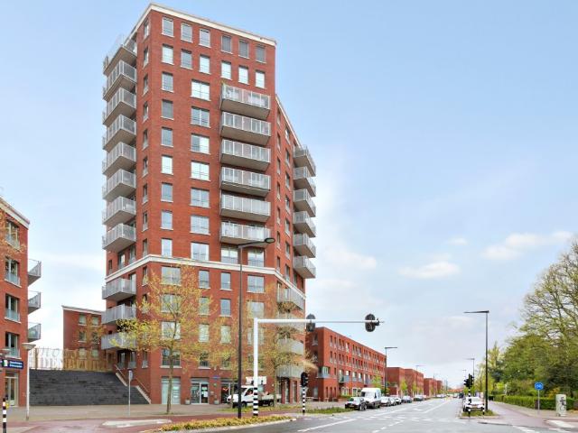 Appartement te huur in Stratum, Acht