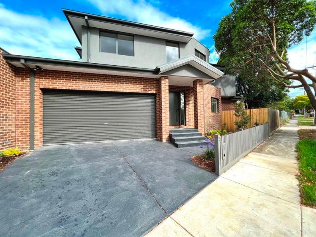 Townhouse for rent in Camerons Creek, Victoria