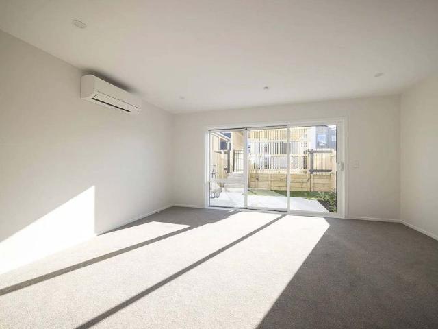 Townhouse for rent in Kenepuru Landing, Porirua