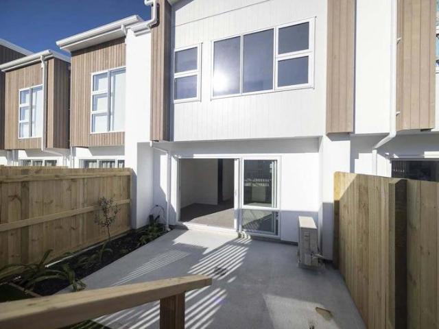House for rent in Kenepuru Landing, Porirua