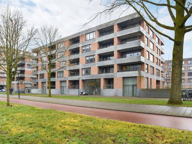 Appartement te huur in Sloten, Amsterdam
