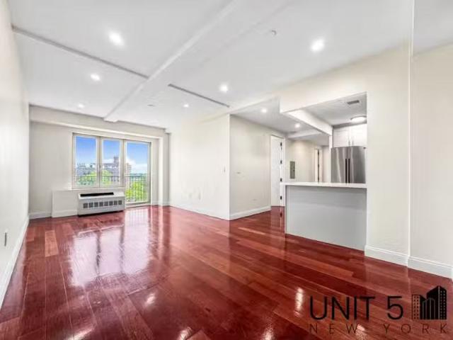 Apartment for rent in Astoria