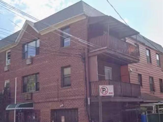 Apartment for rent in Elmhurst