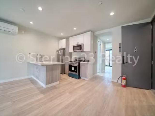 Apartment for rent in Astoria