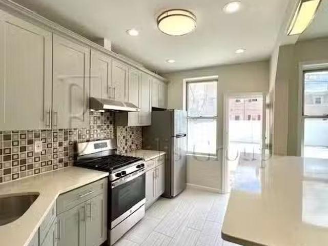 Apartment for rent in Astoria
