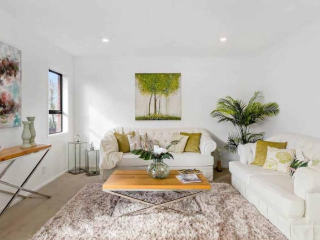 Townhouse for rent in Howick, Oroua County