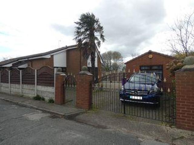 House for sale in Calderstones