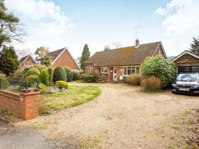 House for sale in Heol-las, Surrey