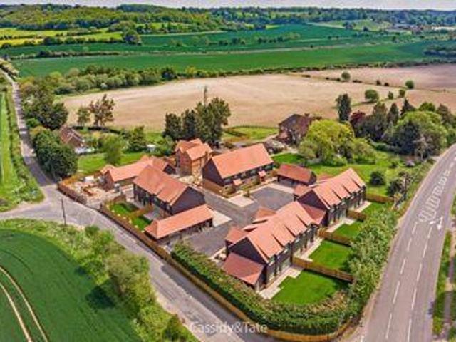 House for rent in Pouchen End, Hertfordshire