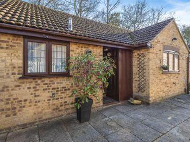 House for sale in Crowthorne, Bracknell Forest