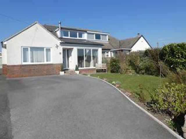 House for sale in Huddersfield, West Yorkshire