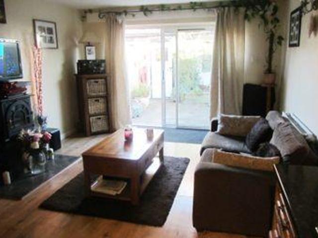 House for rent in Row Town, Surrey