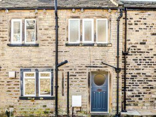 House for sale in Huddersfield, West Yorkshire