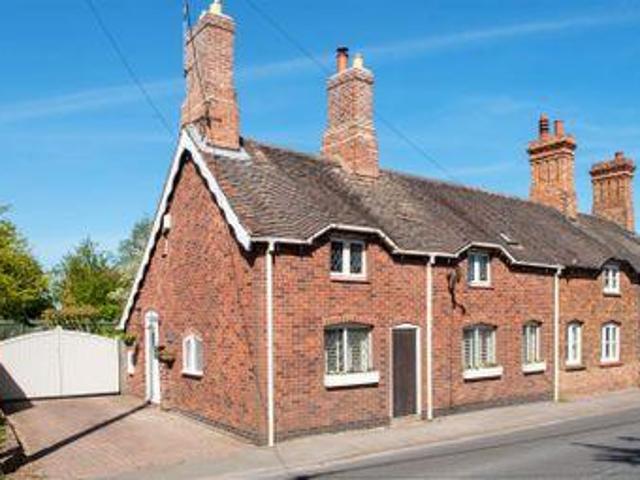 House for sale in Gun Hill, Warwickshire