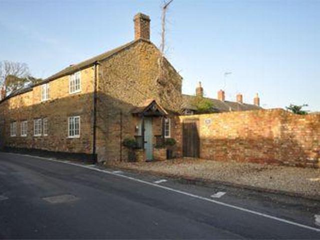 House for sale in Northampton, Northamptonshire