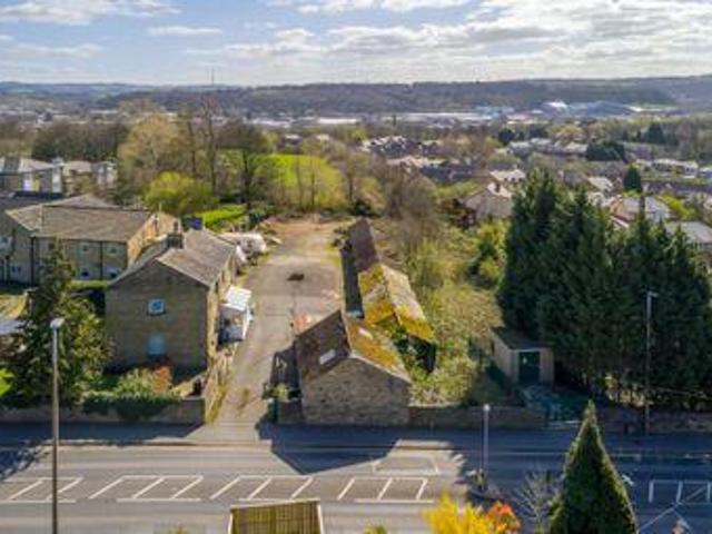 House for sale in Huddersfield, West Yorkshire