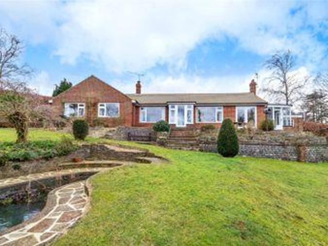House for rent in Pachesham Park, Surrey