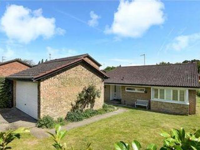 House for sale in Ascot
