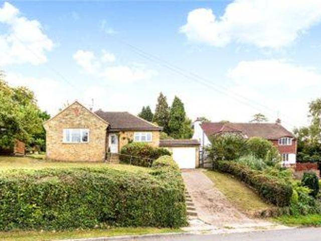 House for sale in Hillview, Surrey