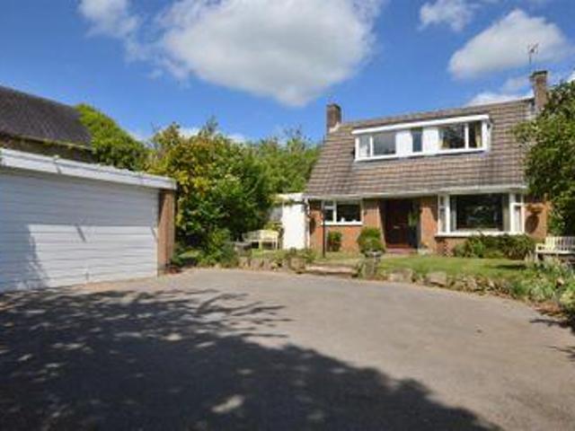 House for sale in Froggatt, East Midlands