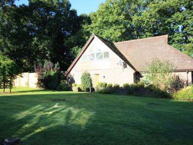 House for rent in Pachesham Park, Surrey