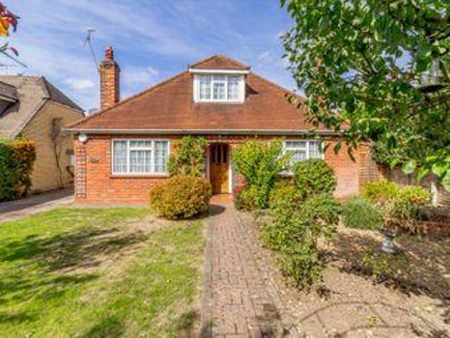 House for sale in Farnham, Waverley