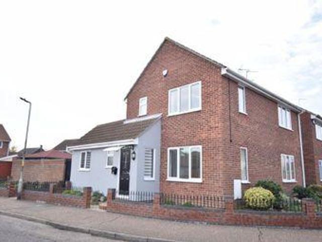 House for sale in Dale Hill, Essex