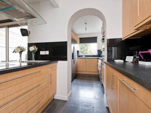 House for sale in Hillview, Surrey