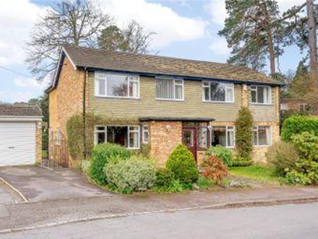 House for sale in Ascot