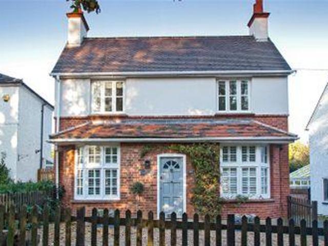House for sale in Ascot