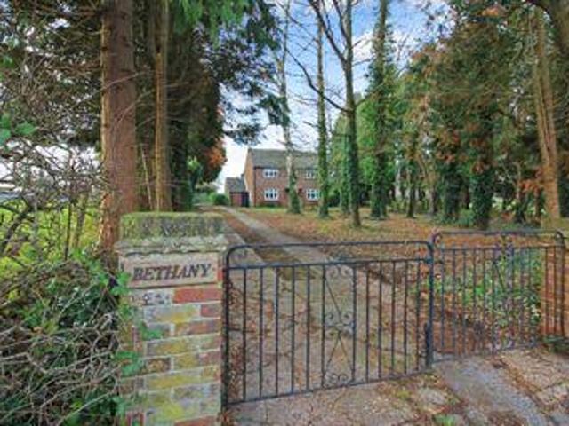 House for sale in Tring, Dacorum