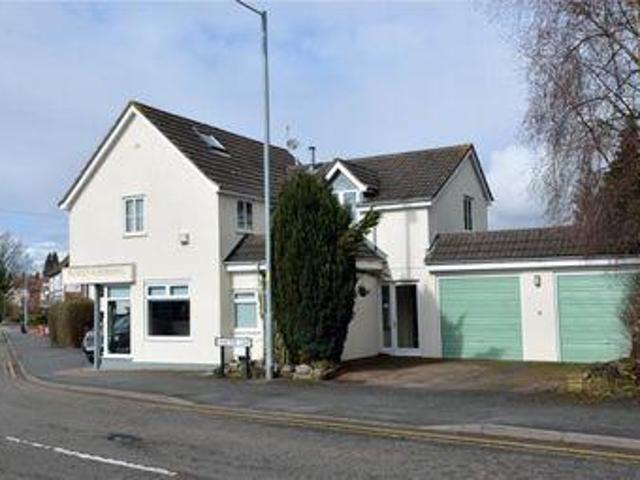 House for sale in Bromsgrove, Worcestershire