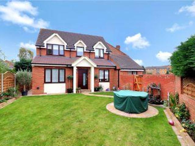 House for sale in North Watford, Hertfordshire