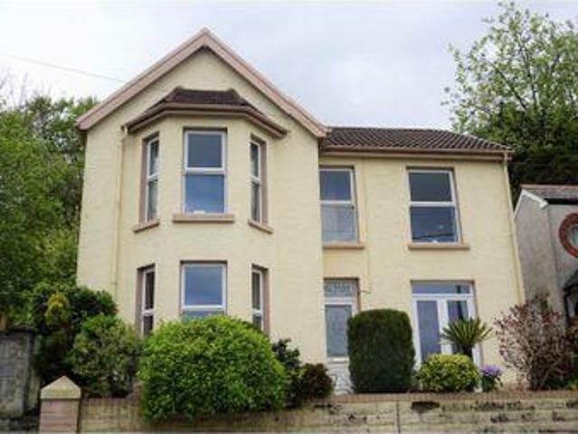 House for sale in Mid Glamorgan, Cymru / Wales