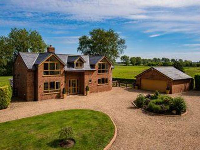 House for sale in Roby Mill, Lancashire