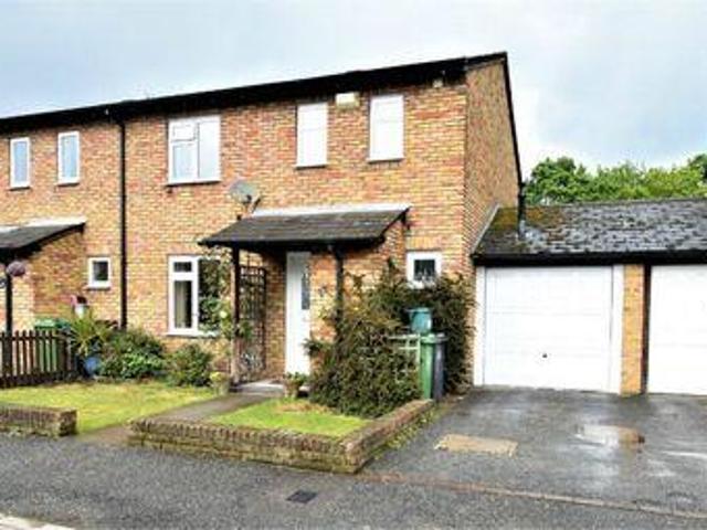 House for sale in Heol-las, Surrey