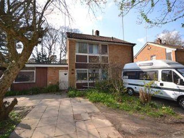 House for sale in Crowthorne, Bracknell Forest