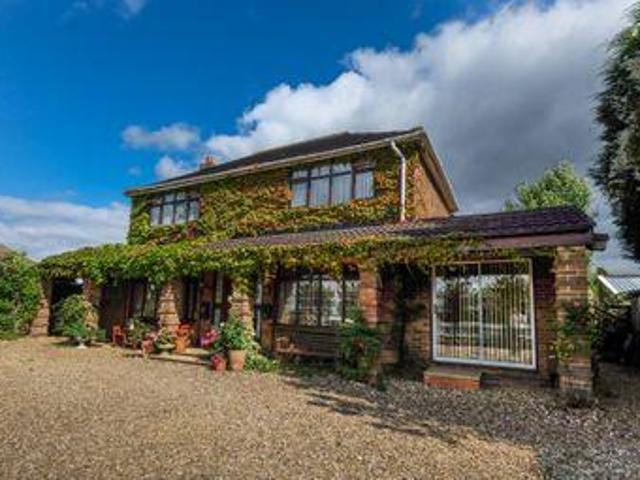 House for sale in Gun Hill, Warwickshire