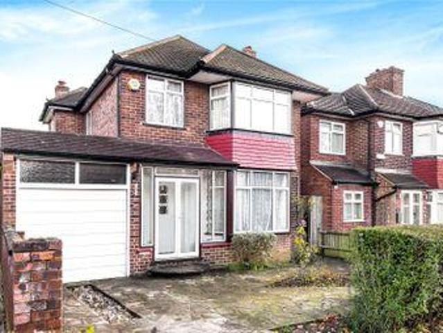 House for sale in Little Stanmore, Greater London