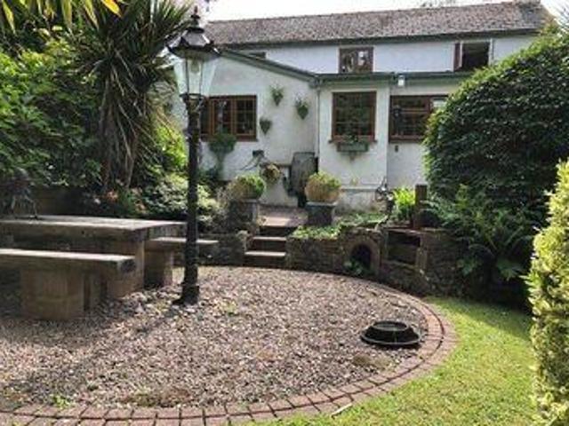 House for sale in Bromsberrow Heath, Gloucestershire