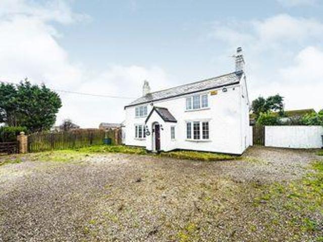 House for sale in Roby Mill, Lancashire