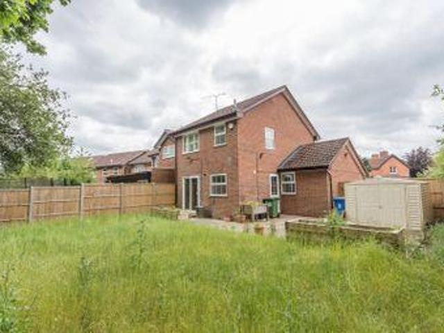 House for sale in Ascot