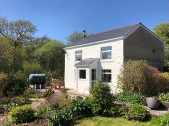 House for sale in Ammanford, Wales