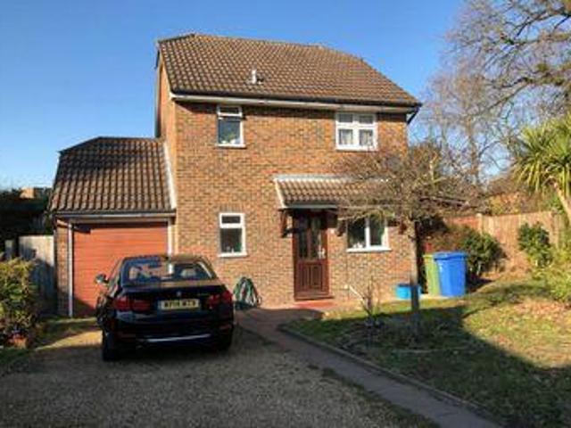 House for sale in Farnborough, Rushmoor