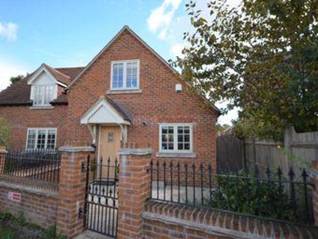 House for sale in Farnham, Waverley