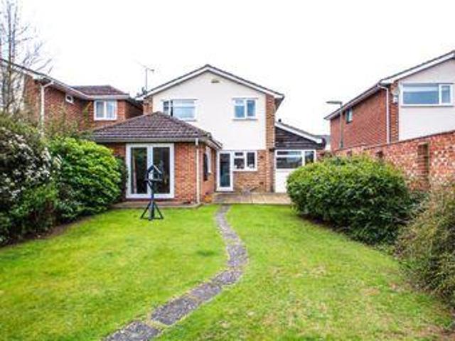 House for sale in Heol-las, Surrey
