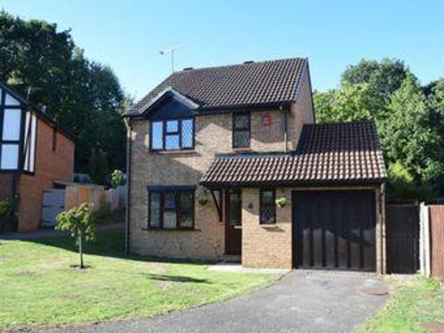 House for sale in Heol-las, Surrey