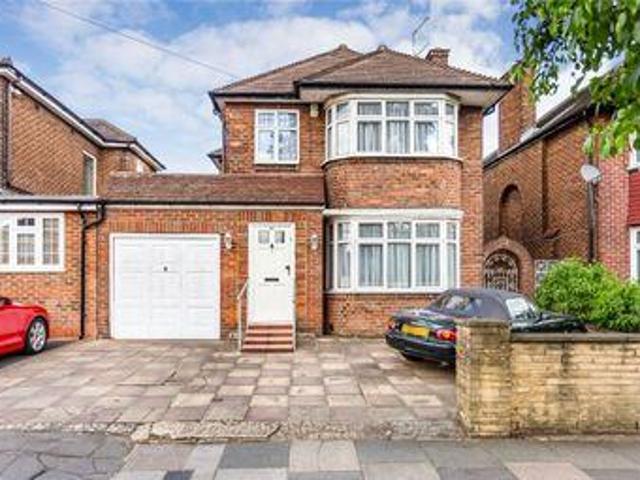 House for sale in Little Stanmore, Greater London